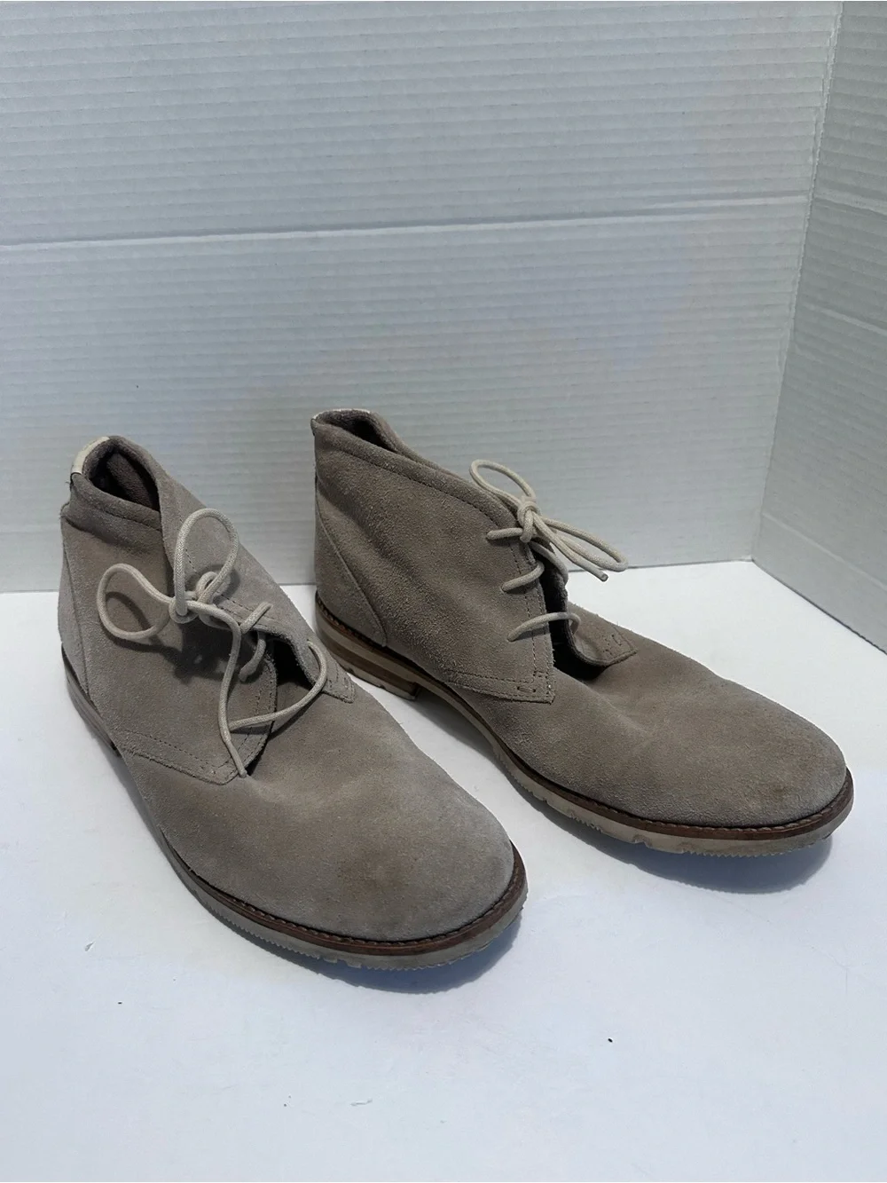 Rockport Men's Taupe Suede Chukka Boots Lace-Up size 10.5